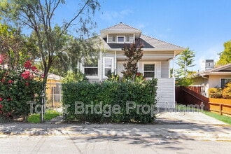 Building Photo - 3050 San Diego Way