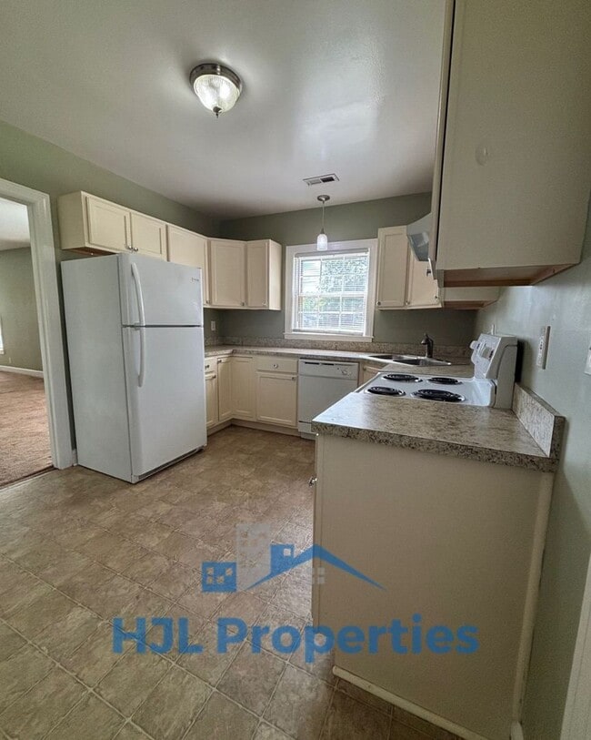 Building Photo - 131 McGavock Pk
