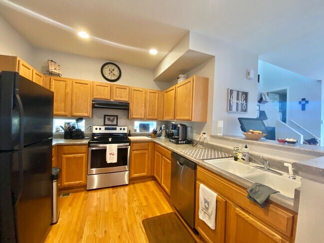 Foto del edificio - Central Park Home For Rent