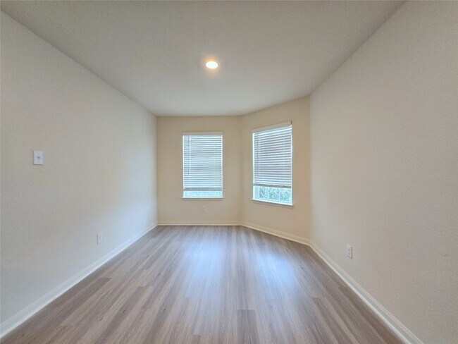 Foto del edificio - 380 Stone Gage Dr