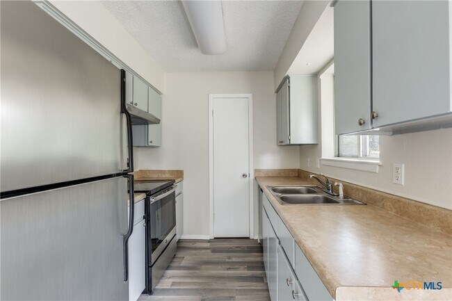 Building Photo - 4509 Calle Roble
