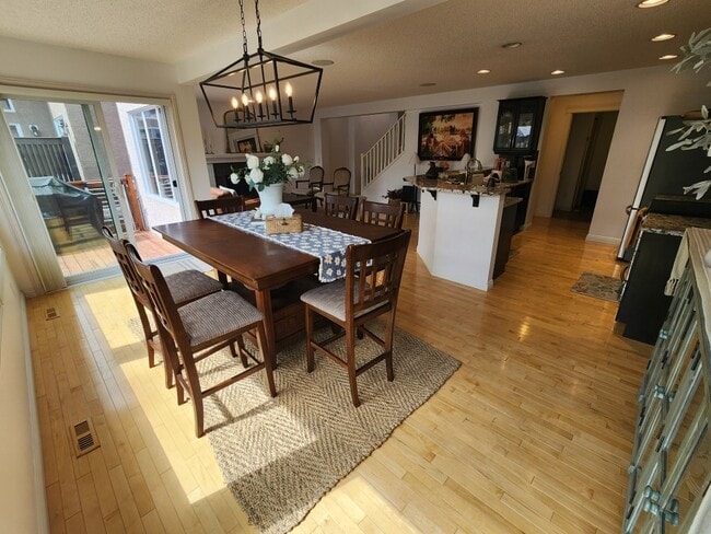 Photo du bâtiment - 420 Everbrook Dr SW