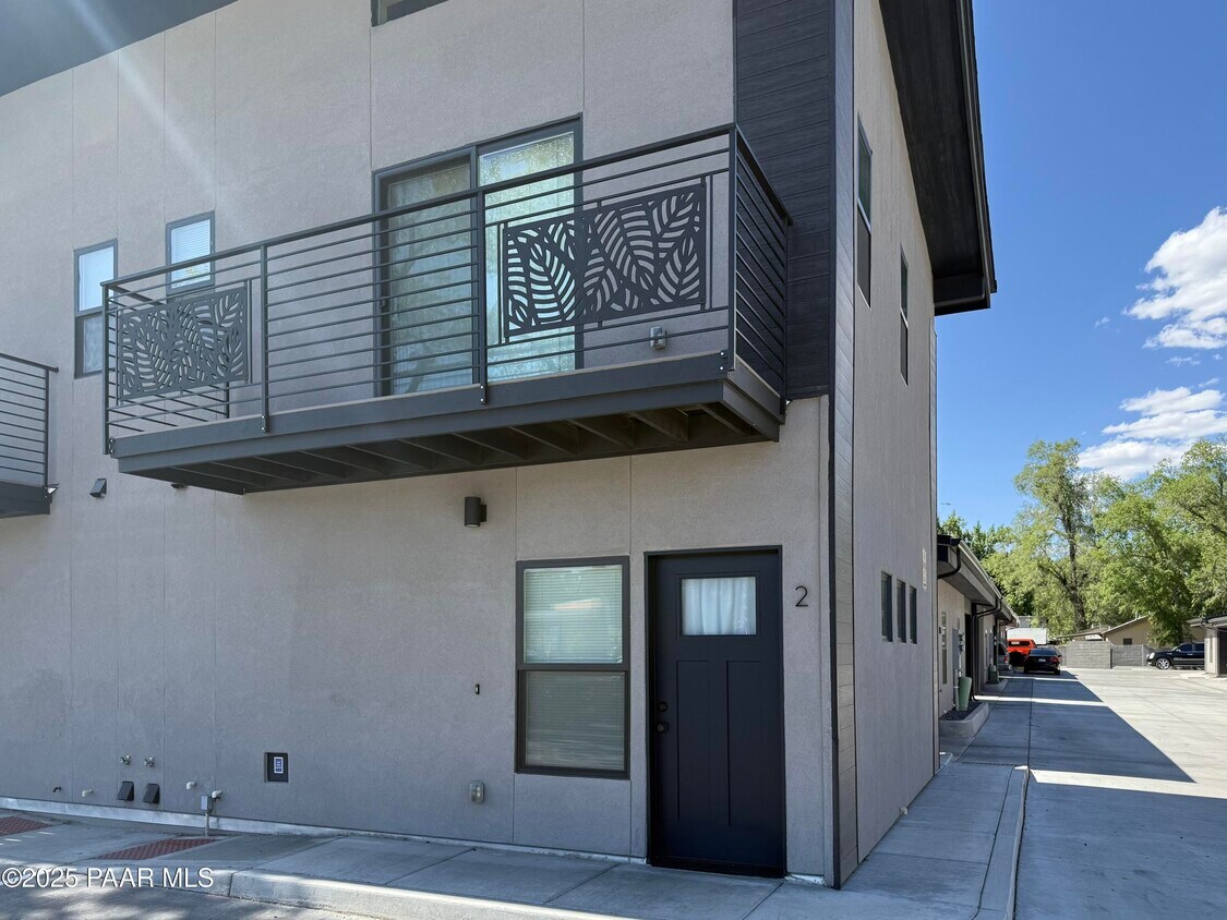 Foto principal - 720 N Walnut St