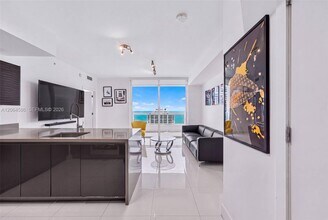 Building Photo - 1080 Brickell Ave
