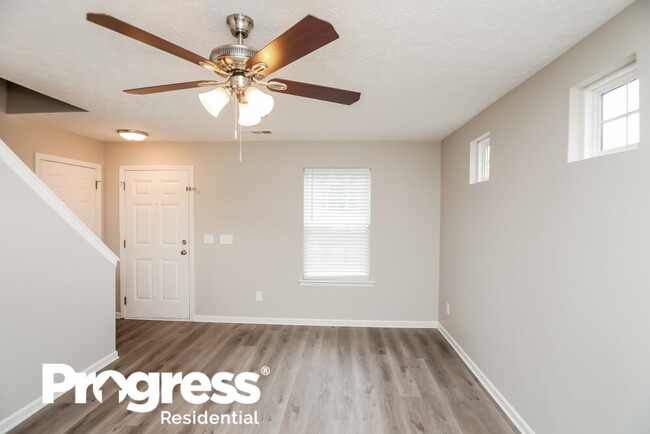 Building Photo - 622 Spanish Oak Dr