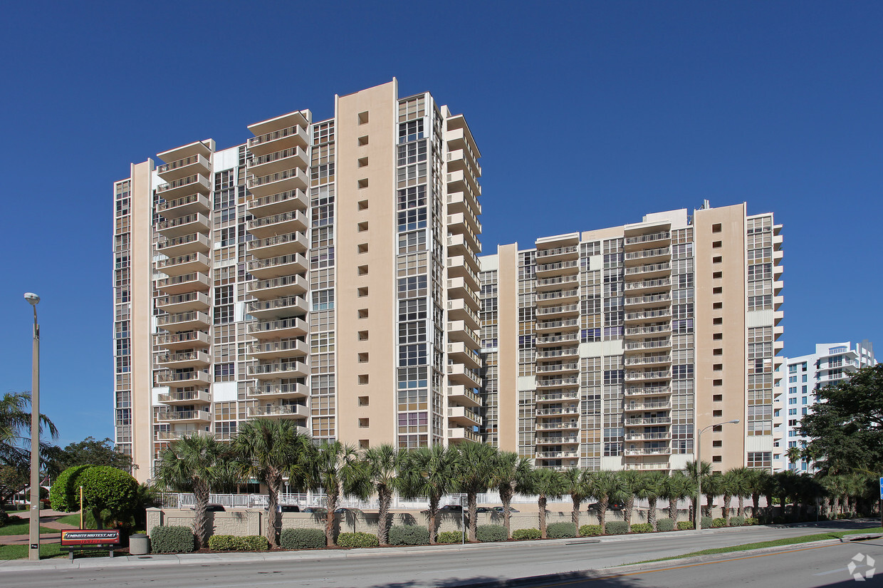 Building Photo - Embassy Towers I & II