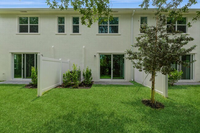 Foto del edificio - 4547 Hollister Ave