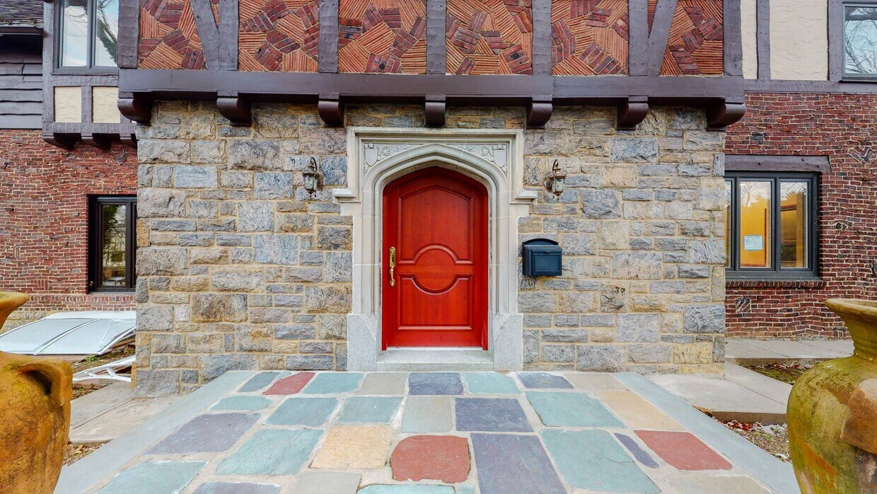 74 Beverly Rd, Great Neck, NY 11021 House Rental in Great Neck, NY