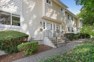 Building Photo - 75 Cos Cob Ave