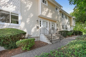 Building Photo - 75 Cos Cob Ave
