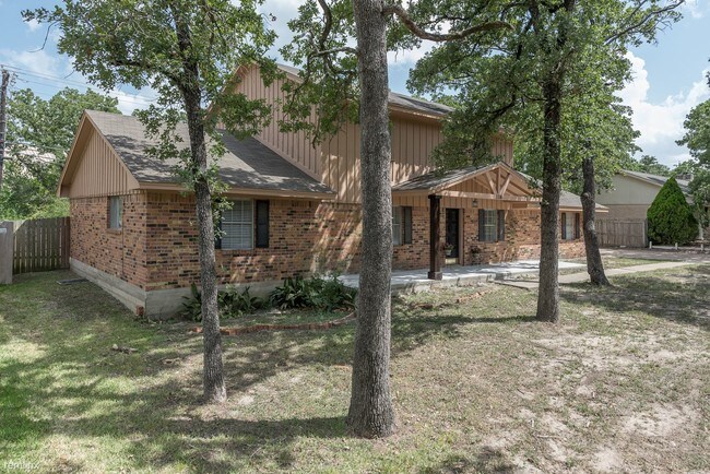 Foto del edificio - 5 br, 2 bath House - 116 Mile Dr 116 Mile