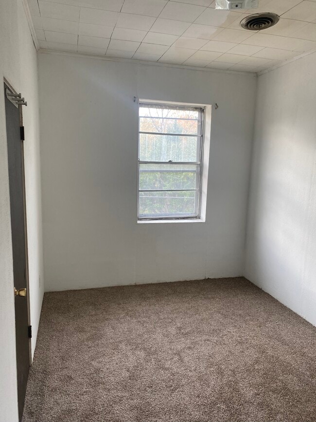 Building Photo - 416 Walnut St