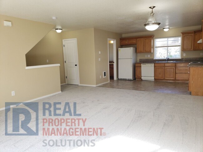 Building Photo - 2757 SE 84th Ave