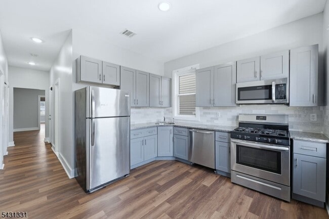 Foto del edificio - 913 S 18th St