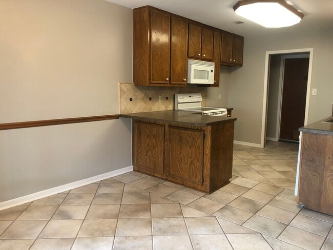 Building Photo - 109 Chama Dr