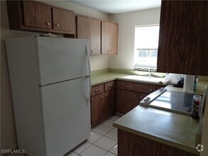 Building Photo - 820 Cape Coral Pkwy W