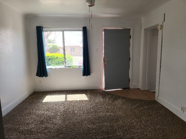 Building Photo - 401 S 12th St