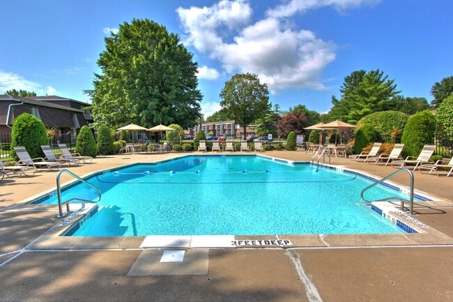 Building Photo - Regency Park North