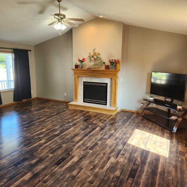 Foto del edificio - 3112 SE Magnolia Dr