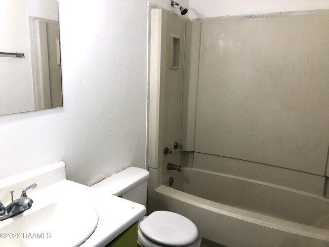 Foto del edificio - 413 Knollwood Cir