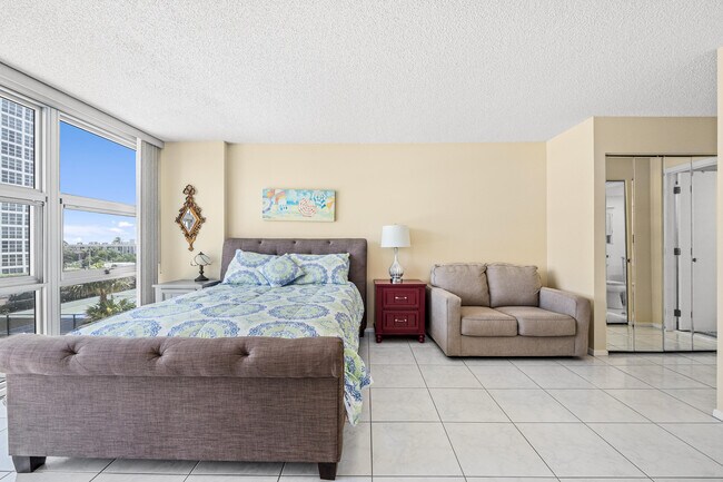 Foto del edificio - 525 N Ocean Blvd