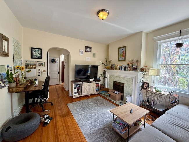 Foto del edificio - 1 bedroom apartment with private balcony!