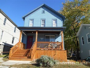 Building Photo - 537 S 4th Ave