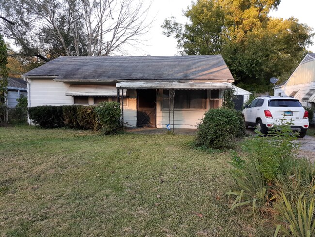 Building Photo - 32 Marilyn Ln