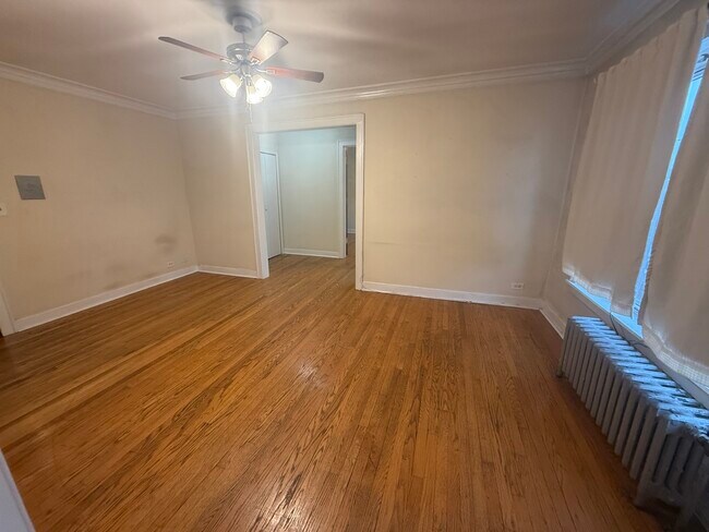 Foto del edificio - 18 E Northwest Hwy