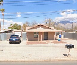 Building Photo - 3337 E Flower St