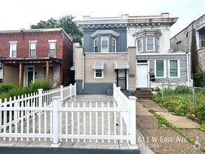 Building Photo - 1611 W Erie Ave