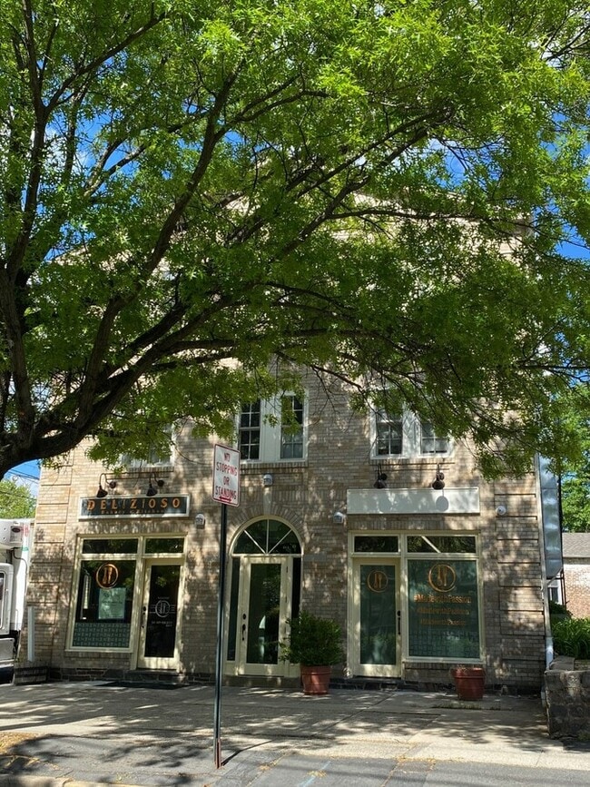 Building Photo - 205 Witherspoon St