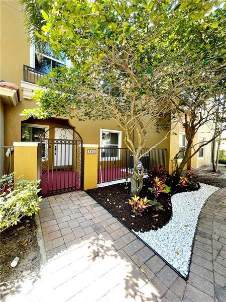 Foto del edificio - 380 Lake Monterey Cir