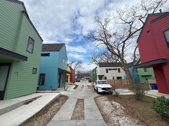 Foto del edificio - 1131 Walton Ln