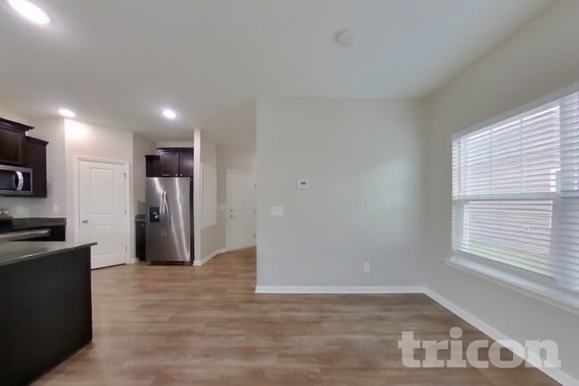 Building Photo - 409 Eastfair Dr