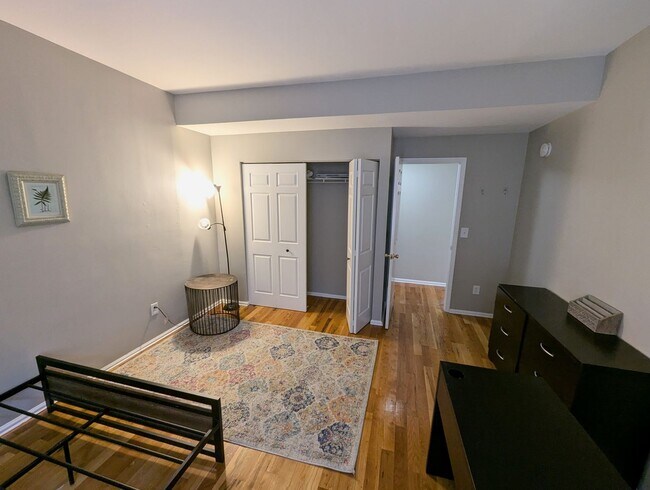 Foto del edificio - Fully Furnished Shaw Sanctuary
