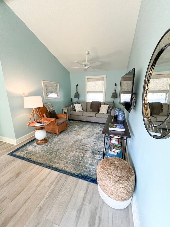 Building Photo - 3012 Avenue O 1/2