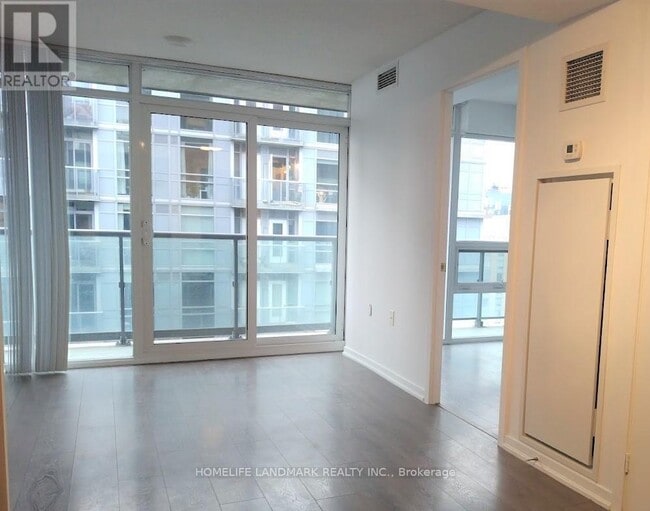 Building Photo - 36 Lisgar St