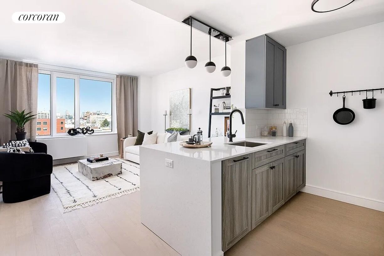 Foto principal - 36-20 Steinway St
