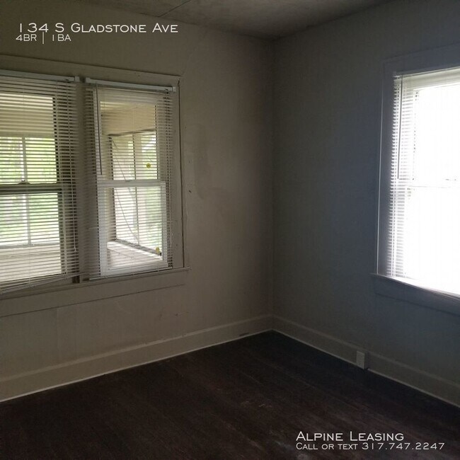 Building Photo - Christian Park area 4BR House!