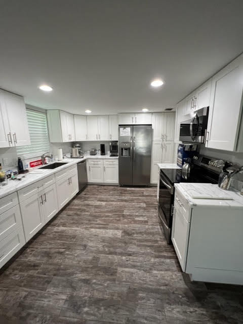Kitchen - 2505 Bay Dr