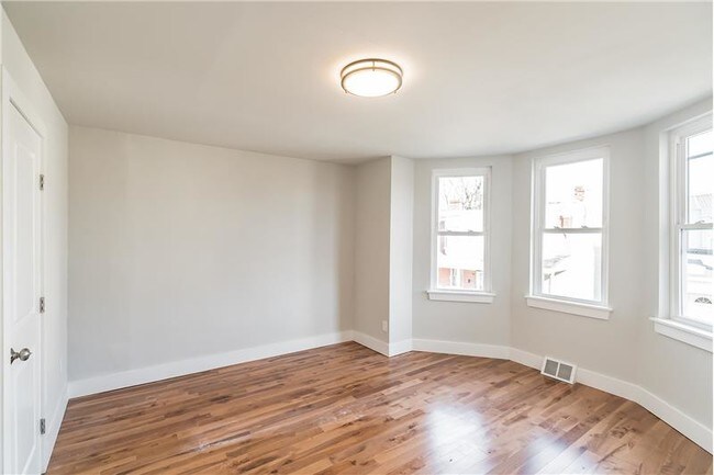 Building Photo - 1256 S Peach St