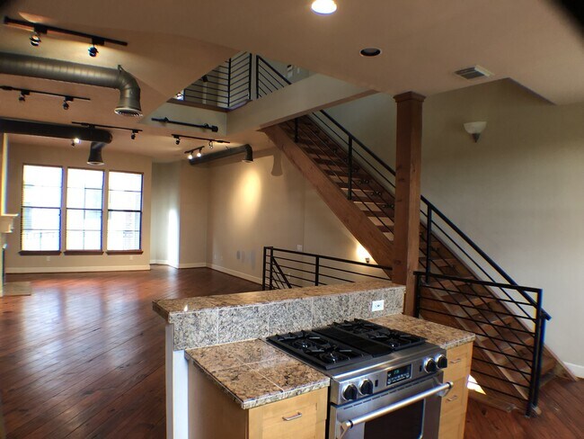 Foto del edificio - 1000 Columbus, UNIT C