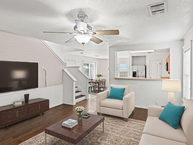 Building Photo - 3-Bedroom Retreat in New Braunfels - Spaci...