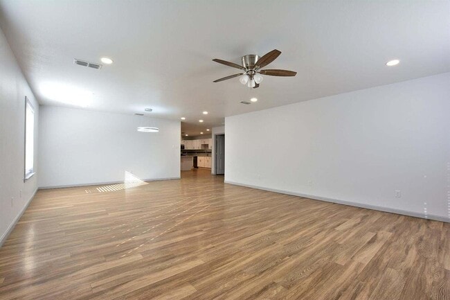 Foto del edificio - 1207 N Essex Ave