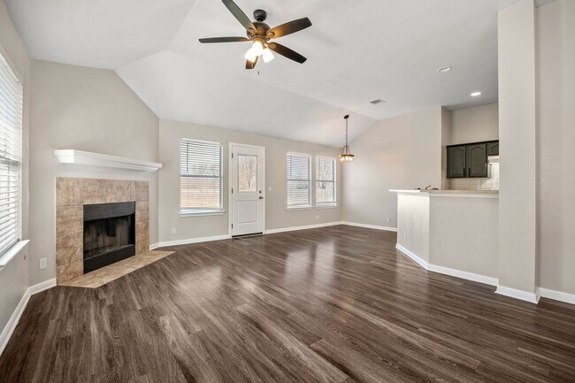 Foto del edificio - Spacious 3BR in Hutto with Huge Private Backyard & No Rear Neighbors