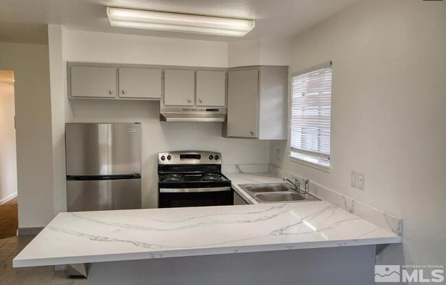 Foto del edificio - 1446 Model Wy