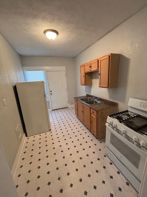 Foto del edificio - 603 E 109th St