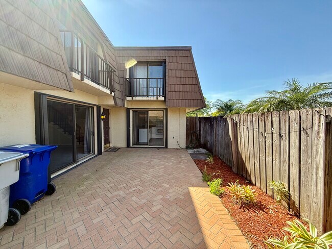 Building Photo - 1166 6th Ave