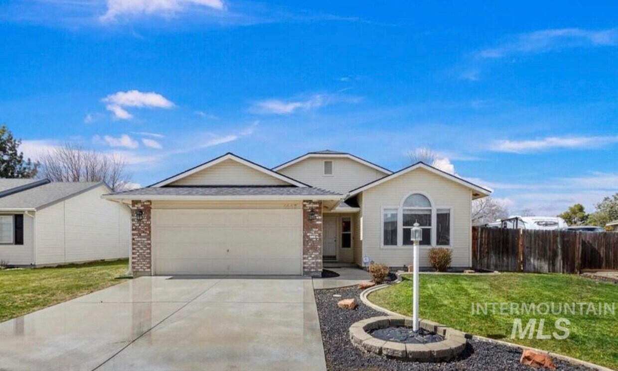 Foto principal - 1117 N Maple Creek Ave